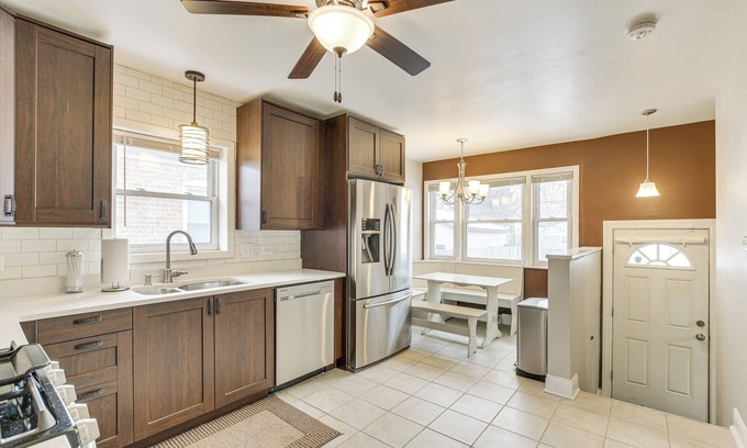 West Pullman Maison | Chicago Vacation Rental, 19 Mi to Downtown Area!