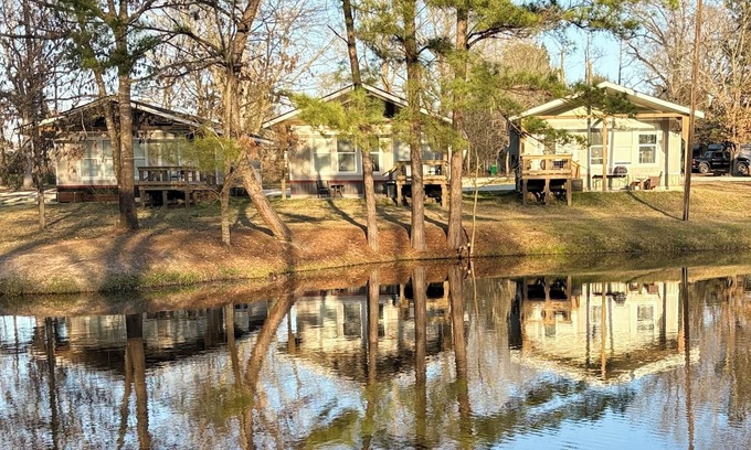 Lufkin Cabine | Chicken Coop Waterfront Cabin on Stocked Pond