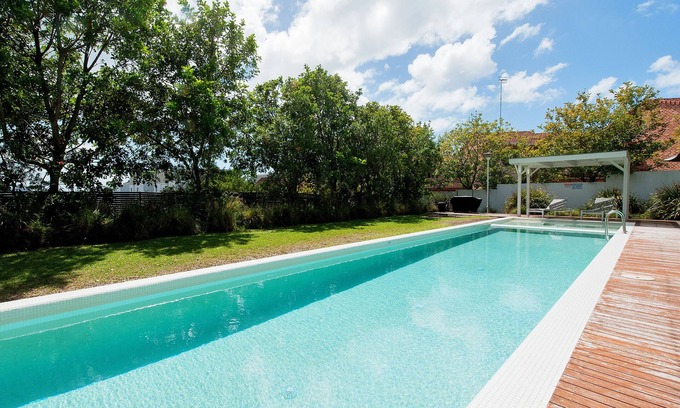 Nelson Bay Appartement | Chillin at Oaks, Centre of Nelson Bay with a pool. Mid Week Stay Special now on.