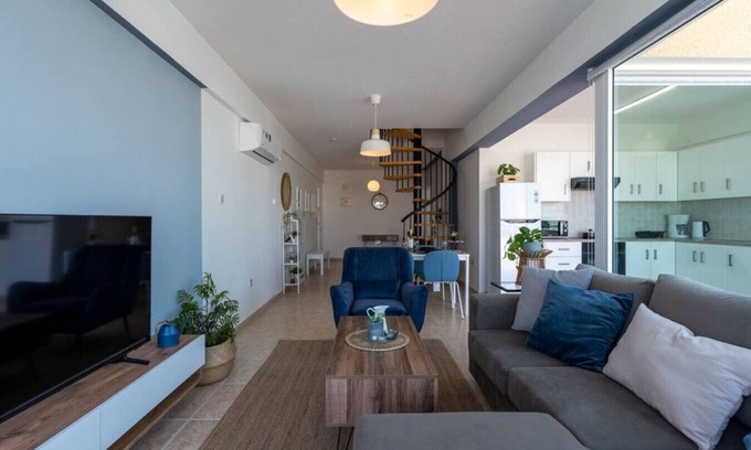 Skala Appartement | Chloris 3- Bedroom Apartment W/Terrace in Larnaca