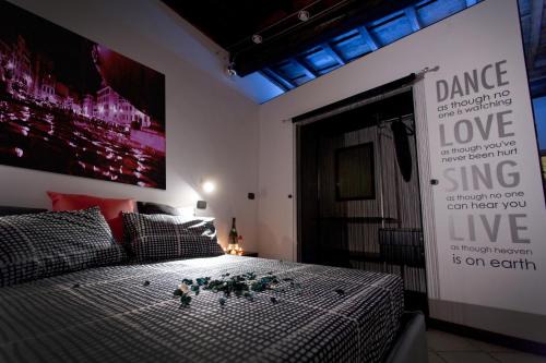 Rione VII Regola Appartement | Chroma Italy - Chroma Apt Campo de' Fiori