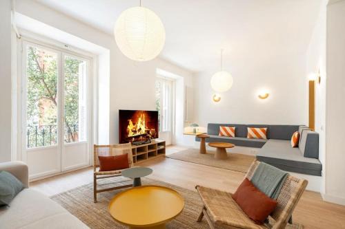 Justicia Appartement | Chueca Fuencarral - 5 Bdrms 5 Baths 12 pax