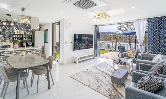 Cheongyang Maison | Chungnam Cheongyang Kongmaea Poolvilla