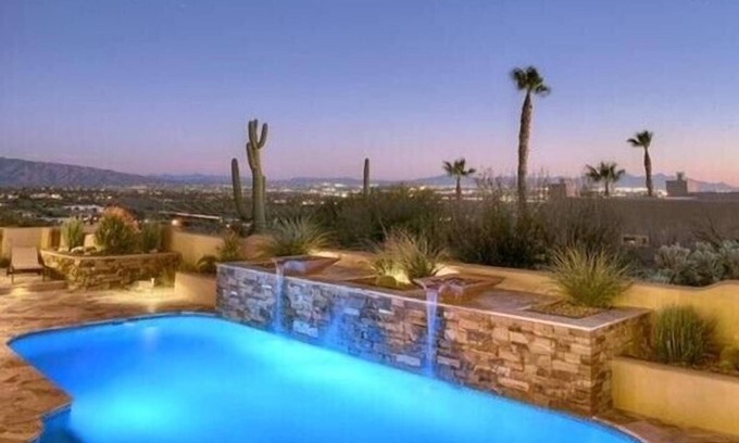Cimarron Foothills Estates Maison | Cimarron: Spectacular city and mountain views, pool, hot tub, and more!