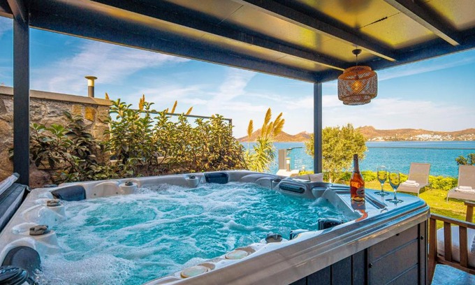 Yalikavak Villa | Çimentepe Residence Deluxe 2 - Villa with Jacuzzi in Yalikavak
