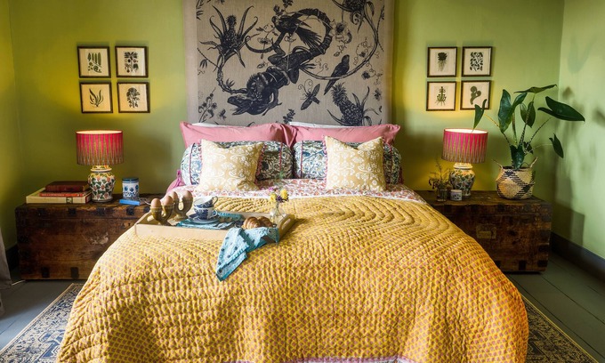 Cross Maison | Cinema, library, and beautifully decorated GII listed house in medieval village