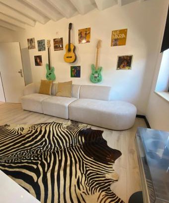 Mons Appartement | Cinestrings