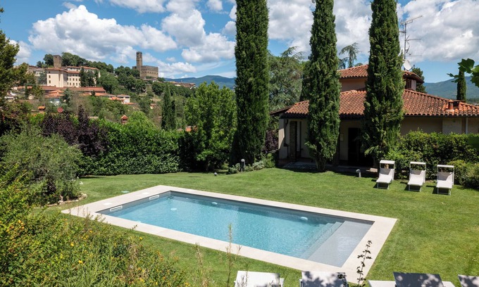 Porrena Villa | Cipressino Villa, piscine près du centre historique