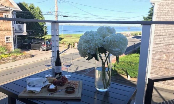Newburyport Maison | Unique maison en ville avec vue sur l'eau, patio / terrasse, à pied de tout