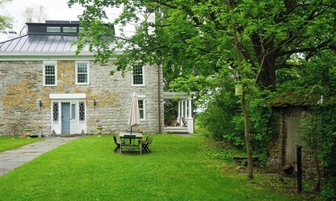Coxsackie Maison | Circa 1781 Hudson Valley Retreat with Amenities