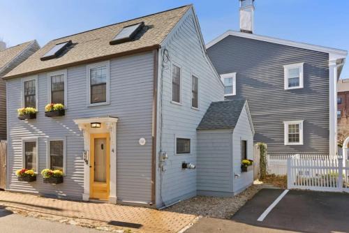 Newburyport Maison | Circa 1789 Historic South End Downtown Home