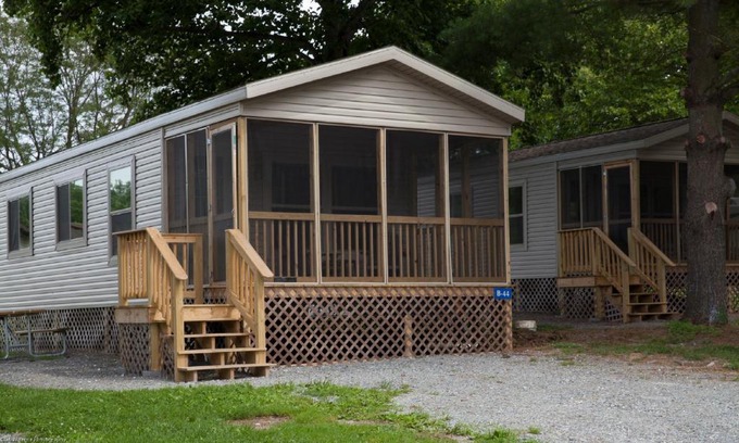 Bausman Station Balnéaire | Circle M Camping Resort Screened Park Model