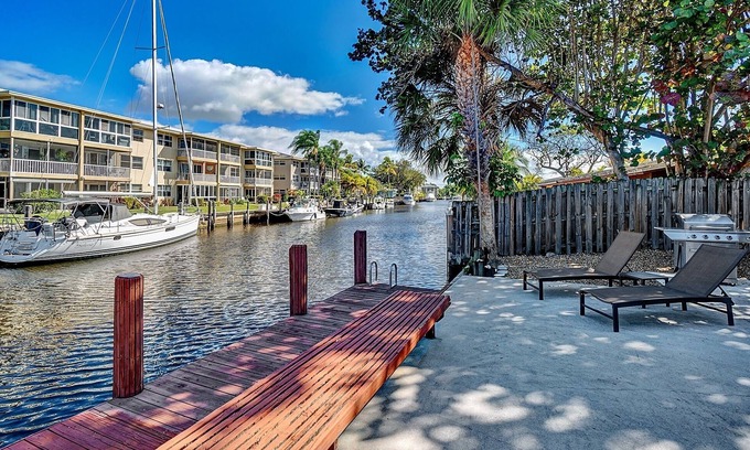 Croissant Park Maison | Citrus Isles Waterfront Home