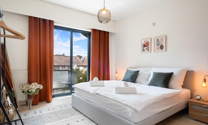 Hasselt Appartement | City apartment 3 BEDROOM, KITCHEN, WIFI, WORKSPACE, COFFEE, Central