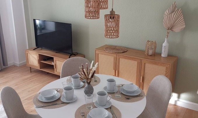 Schwerin Appartement | City apartment with parking space and bicycle shed! Only 300m to the city harbor