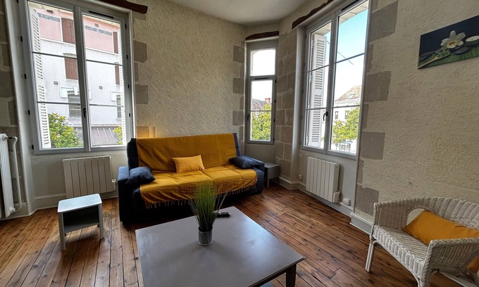 La Roche-Posay Appartement | Charmant T2 en centre-ville, 1er étage, La Roche-Posay, pour 4 pers, animaux bienvenus