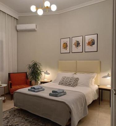 Larissa Appartement | City Central Apartment with Parking