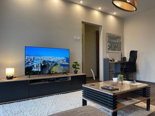 Nagykanizsa Appartement | City Edge Hideaway Apartment