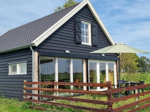 Amsterdam North Maison | City Farmers Lodge, a Guesthouse with a skyline view in Rural Amsterdam
