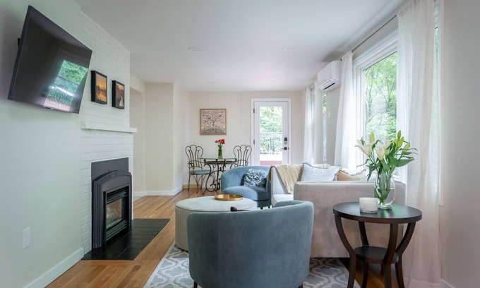 Portland Heights Maison | CIty Forest Retreat