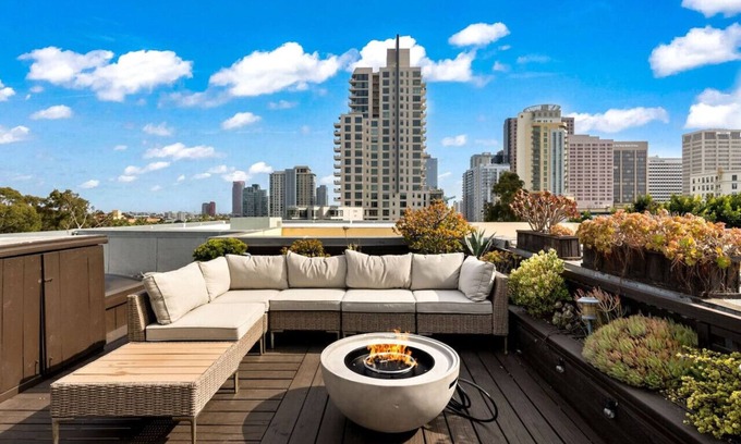 Cortez Hill Appartement | City Lights & Rooftop Nights