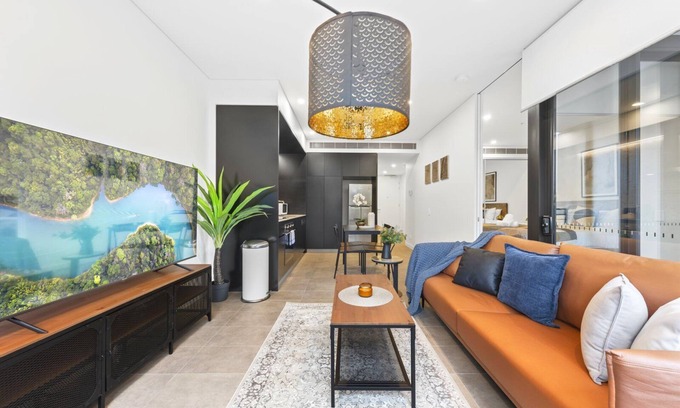 Macquarie Park Appartement | City Living | 1-Bed apt + Study close MQ Station