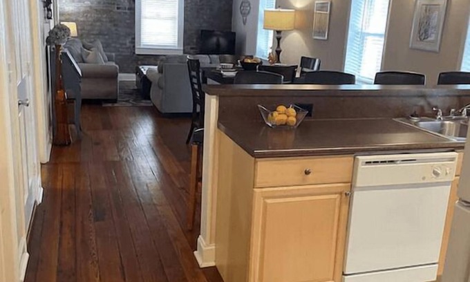 Yamacraw Village Copropriété | City Market Loft #2 in Downtown Savannah