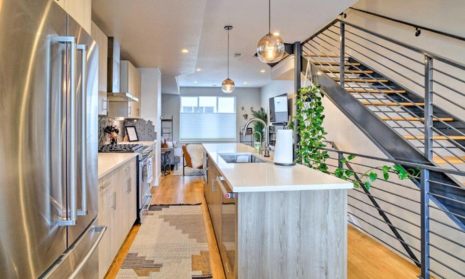 West Colfax Maison | City Skyline Views Upscale Denver Townhome