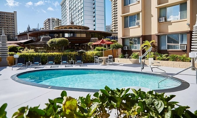 Ala Moana Hôtel | City View King, Poolside Comfort, Peaceful Waterfall Views, Near Waikiki Beach
