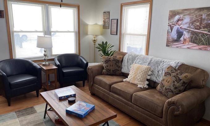 Mount Pleasant Maison | Cityscape! Pro Cleaned, Self Check In, Sleeps 10
