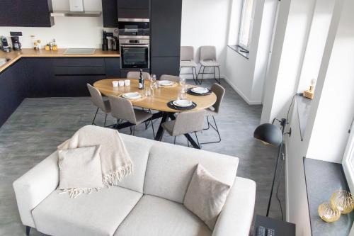 Hotton Appartement | Clara's & Lili's Place by Le Jacquemart