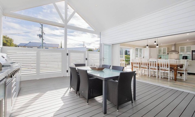 Stockton Maison | Claremont Timeless Foreshore Retreat by the Wharf