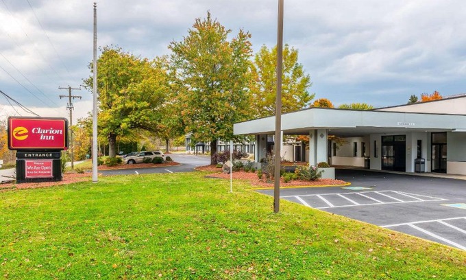 Rostraver Hôtel | Clarion Inn Belle Vernon