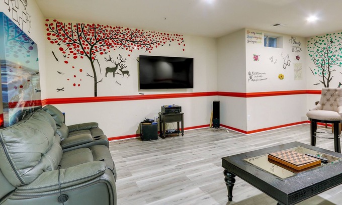 Clarksburg Appartement | Clarksburg Getaway Near DC + Baltimore Sights!