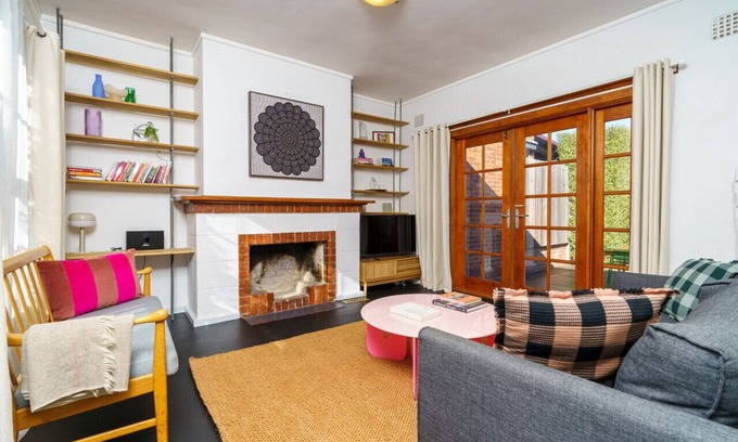 Ainslie Appartement | New to VRBO: Tranquil 2BR Home near Lovers Lock and Shops