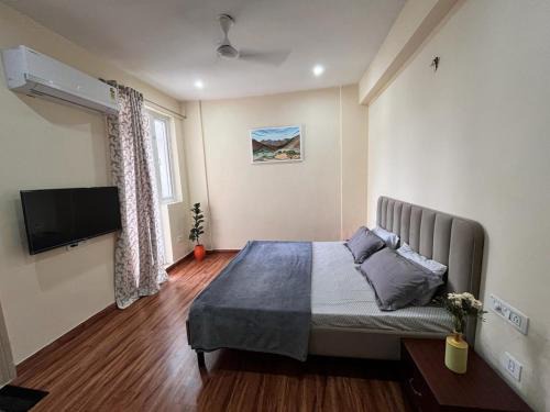 Zirakpur Maison | Classic Home by Sonia