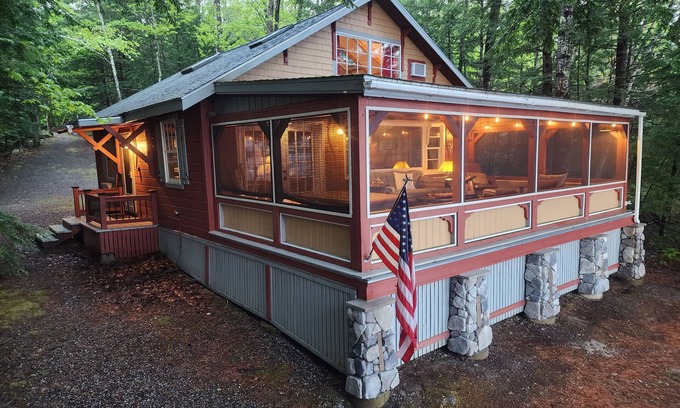Mount Vernon Cabine | Quintessential Cottage Lakefront avec une vue imprenable!