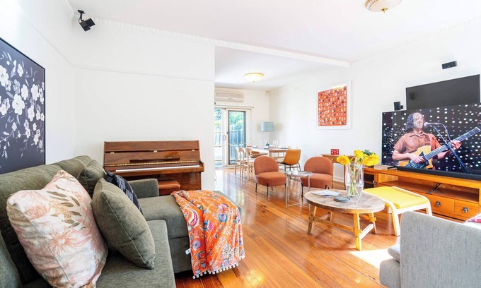 Bentleigh Maison | Classic Patterson Charm with Modern Comfort