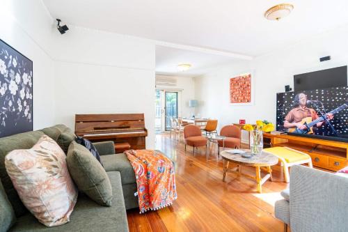 Bentleigh Maison | Classic Patterson Charm with Modern Comfort