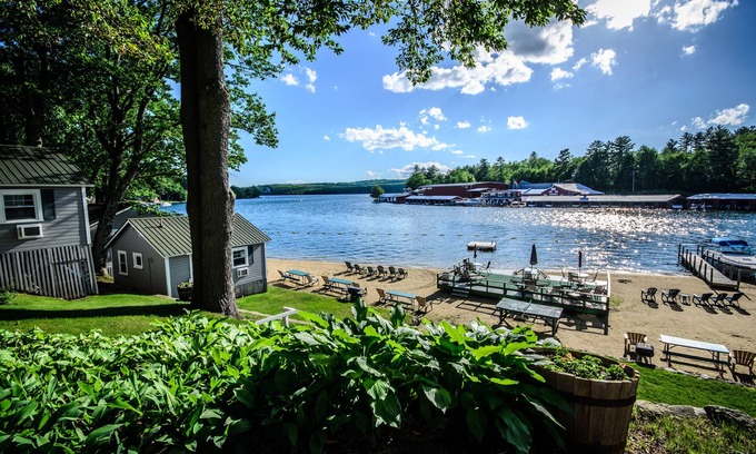 Laconia Maison | Classic Winnipesaukee Lake House