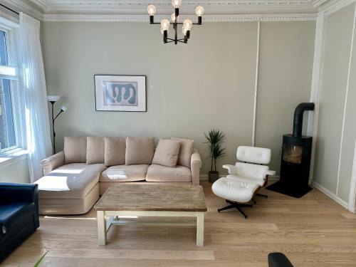 Oslo Appartement | Classical 3 bedroom, 2 bath, minutes from Royal Palace, Main Shopping Street, Restaurants & Downtown