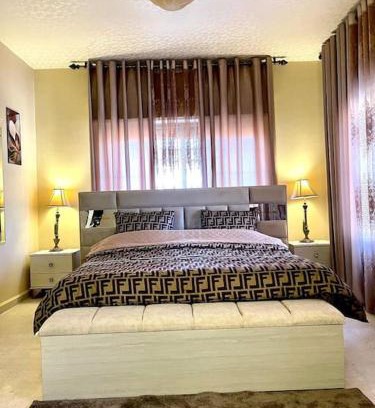 Al Jubeiha Appartement | Classy 3 Bedroom Apartment in Amman