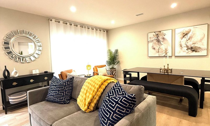 North Redondo Maison | Classy 4-bedroom house with AC in Redondo Beach
