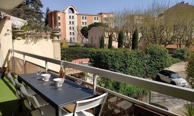 Couronne Urbaine Appartement | Magnifique appartement T3 classé 4*, 43m2, centre d'Aix avec parking et terrasse