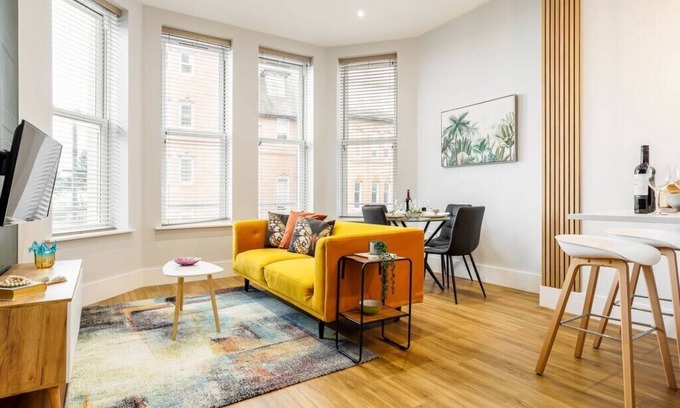 West Cliff Appartement | Classy, Coastal 1-Bed Apt w/ Free Gym & Wi-Fi