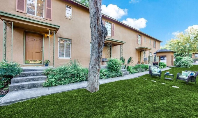 Uptown Maison | Classy Mid-Century Townhome in Alamo Heights