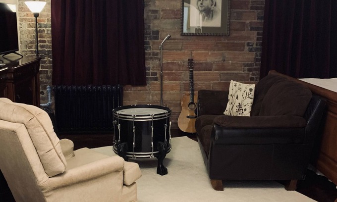 Boone Appartement | Classy Rock and Roll Suite "Partner of Rail Explorers" in Boone Extended Stay