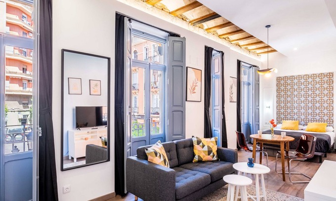 Morvedre Appartement | 🌻Classy Studio Apartment with Unique Design🌻