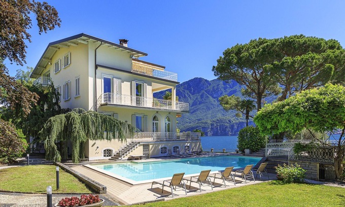 Vassena Villa | Villa de classe avec piscine et un beau jardin au bord du lac! Villa Laurenza