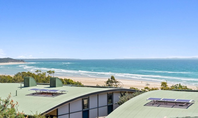 Point Lookout Appartement | Claytons 10 | 4 bed, 2 bath, Cylinder beachfront